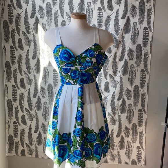 Guess Pleated Dress - Picture 1 of 8